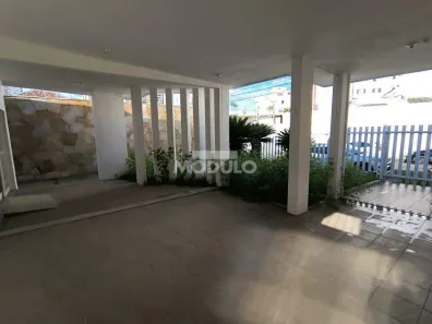 Prédio Inteiro com 1 Quarto para alugar, 300m² no Fundinho, Uberlândia