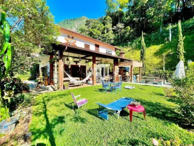Casa de Condomínio com 3 Quartos à venda, 238m² no Granja Guarani, Teresópolis