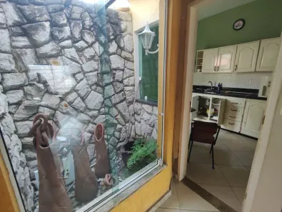Casa com 3 Quartos para alugar, 90m² no Centro, Macaé