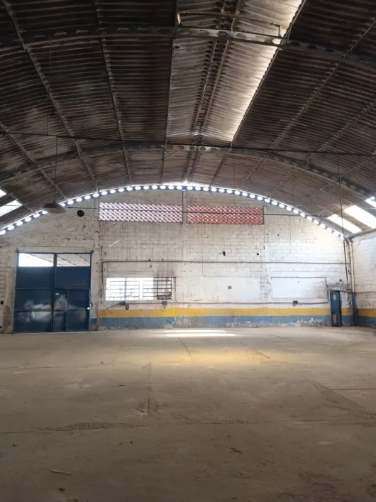 Foto do imóvel - Galpão/Depósito/Armazém à venda com 1200 m², 4 banheiros e 50 vagas na garagem em