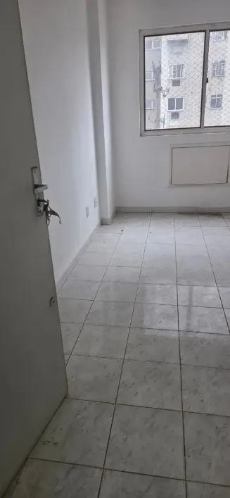 Foto do imóvel - Apartamento à venda com 2 quartos, 1 banheiro, 1 vaga na garagem e churrasqueira no condomínio.