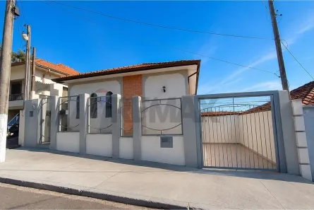 Casa com 3 Quartos à venda, 220m² no Centro, Botucatu