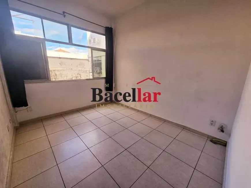 Foto do imóvel - Sala/Conjunto/Escritório para alugar, 16 m², 1 banheiro, próximo ao Metrô Saens Peña em