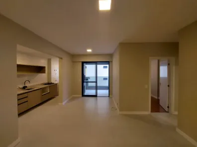 Apartamento com 2 Quartos para alugar, 73m² no Centro, Florianópolis