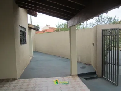 Casa com 3 Quartos para alugar, 80m² no Parque das Flores II, São José do Rio Preto
