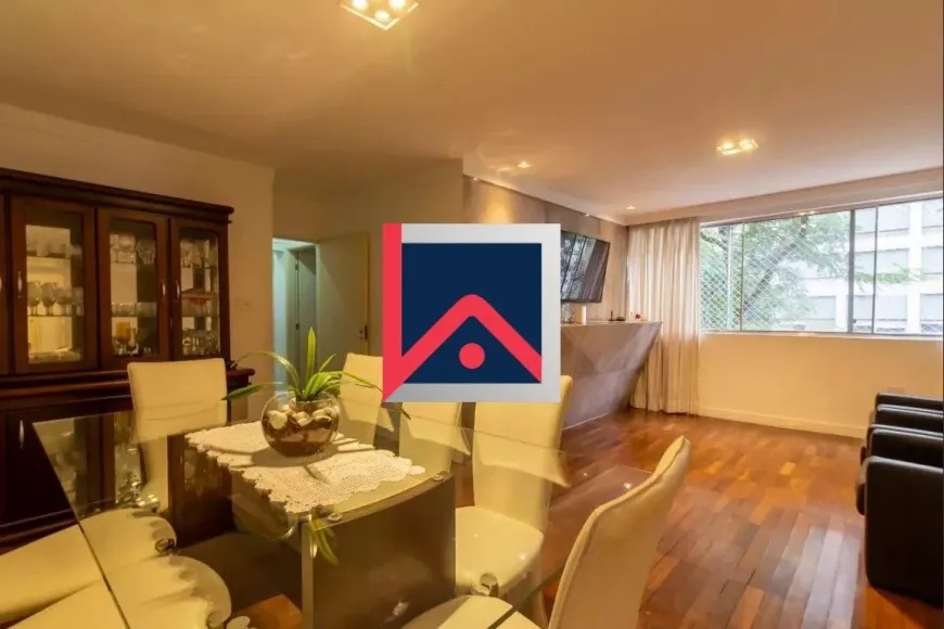 Foto do imóvel - Casa à venda com 3 quartos, 2 banheiros e 3 vagas na garagem próxima ao Metrô Paraíso em