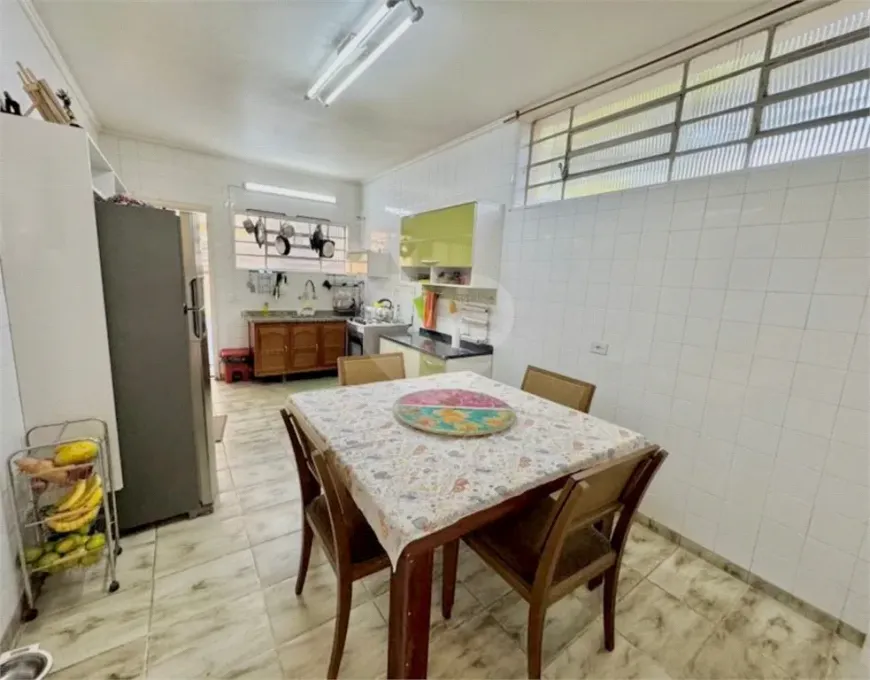 Foto do imóvel - Sobrado à venda com 3 quartos, 1 suíte, 161 m², 4 banheiros e condomínio com piscina em