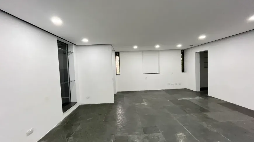 Foto do imóvel - com 3 Quartos para alugar, 137m²