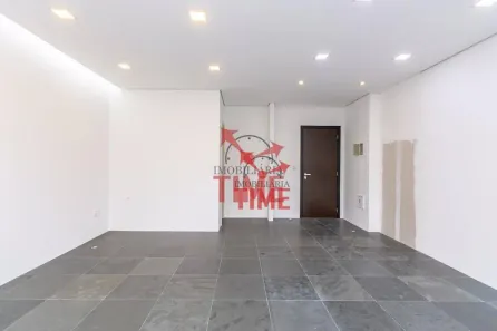 Conjunto Comercial / Sala à venda, 47m² no Centro, Curitiba