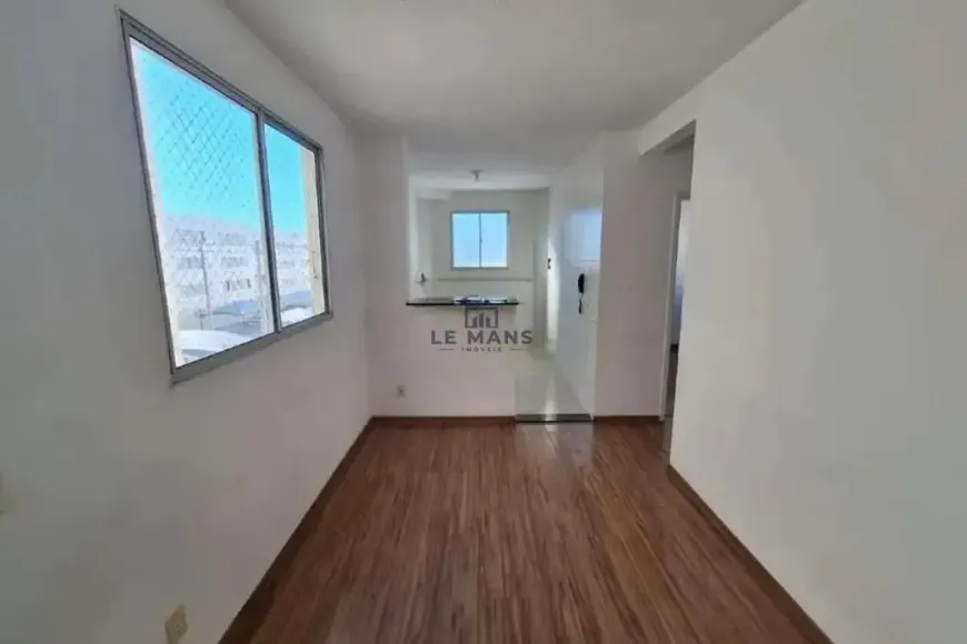 Foto do imóvel - Apartamento para alugar com 2 quartos, 1 banheiro, 1 vaga na garagem e condomínio com piscina.