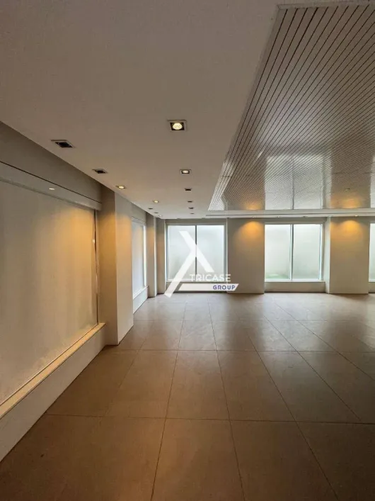 Foto do imóvel - Imóvel comercial para alugar com ar-condicionado, 229 m², 3 banheiros e 4 vagas na garagem.