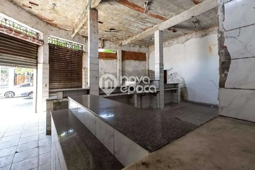 Foto do imóvel - Ponto comercial/Loja/Box à venda com 4 quartos, 8 banheiros e 200 m² próximo à Estação.