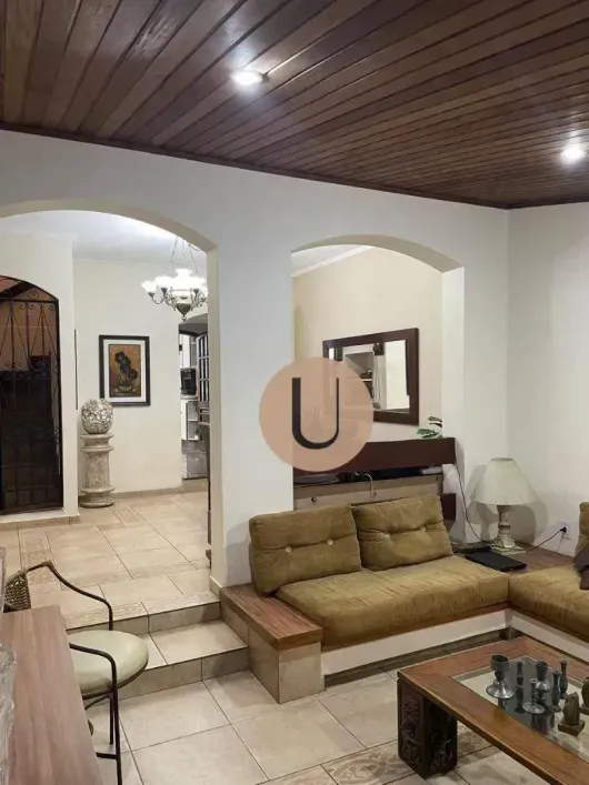 Foto do imóvel - Sobrado para alugar com 3 quartos, 1 suíte, 3 banheiros e 3 vagas na garagem em