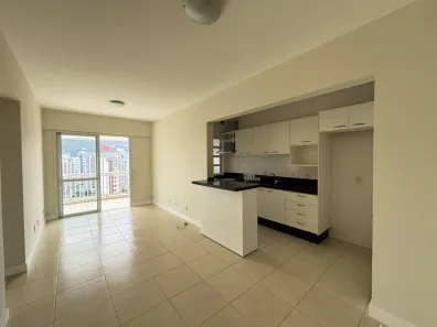 Apartamento com 2 Quartos para alugar, 69m² no Centro, Florianópolis