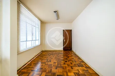 Conjunto Comercial / Sala à venda, 75m² no Centro, Curitiba