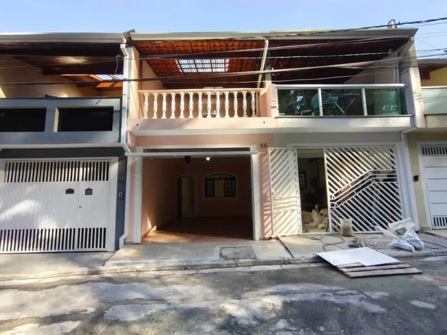Foto do imóvel - Casa em condomínio para alugar com 2 quartos, 2 banheiros, 2 vagas na garagem e 60 m² em