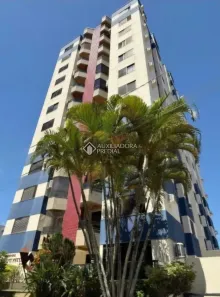Apartamento com 2 Quartos para alugar, 76m² no Centro, Florianópolis