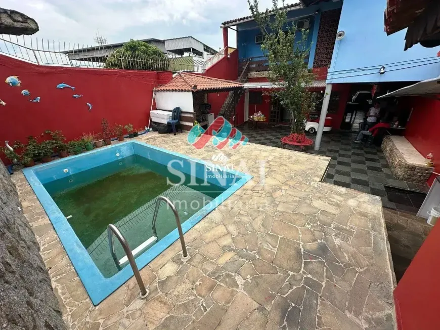 Foto do imóvel - Casa à venda com 4 quartos, 2 suítes, 180 m², 2 banheiros e 4 vagas na garagem em