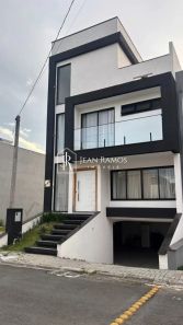 Sobrado com 3 Quartos à venda, 235m² no Pinheirinho, Curitiba