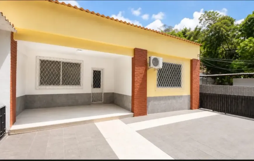 Foto do imóvel - Casa para alugar com 6 quartos, 3 suítes, 6 banheiros, 8 vagas na garagem e aceita animais em