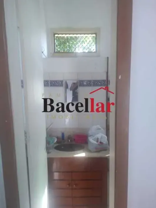 Foto do imóvel - Casa à venda com 7 quartos, 4 banheiros e 4 vagas na garagem próxima à Estação Mangueira /.