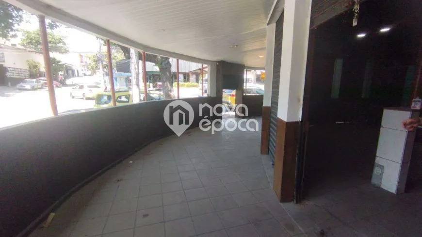 Foto do imóvel - Ponto comercial à venda com 31 m², 4 banheiros e varanda próximo à Estação Del Castilho em