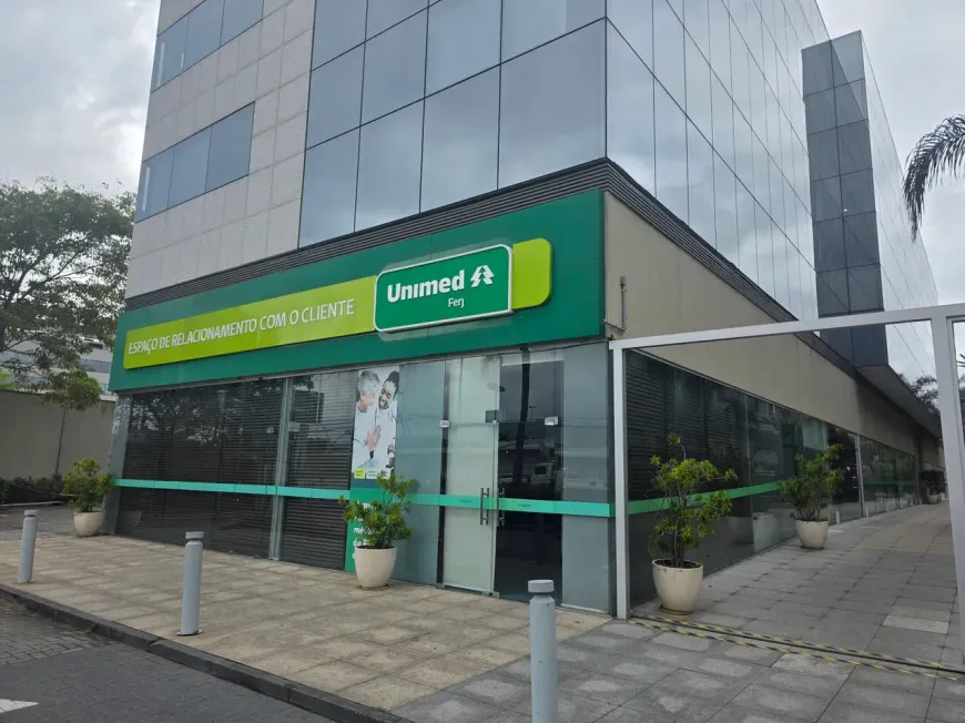 Foto do imóvel - Centro comercial à venda com 250 m², 4 banheiros e 2 vagas na garagem em