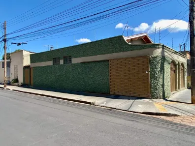 Casa com 5 Quartos à venda, 134m² no Santa Marta, Uberaba