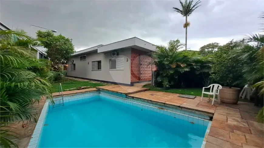 Foto do imóvel - Casa para comprar com 230 m², 3 quartos, 4 banheiros, 4 vagas