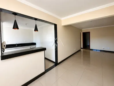 Apartamento com 3 Quartos para alugar, 85m² no Centro, Itaúna
