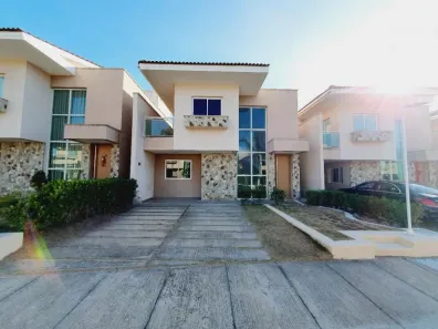 Casa de Condomínio com 4 Quartos à venda, 210m² no Precabura, Eusébio