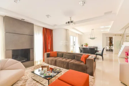 Casa com 4 Quartos à venda, 303m² no Uberaba, Curitiba