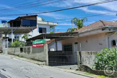 Casa com 1 Quarto para alugar, 47m² no Centro, Florianópolis