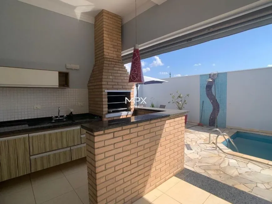Foto do imóvel - Casa de condomínio à venda com 3 quartos, 3 suítes, 200 m², 5 banheiros e 2 vagas na garagem em