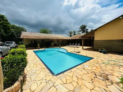 Fazenda / Sítio / Chácara com 4 Quartos à venda, 269m² no Centro, Franca