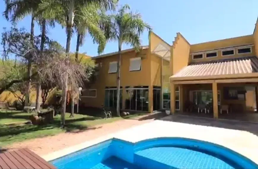 Foto do imóvel - Casa para alugar com 5 quartos, 4 suítes, 440 m², 4 banheiros e 6 vagas na garagem em