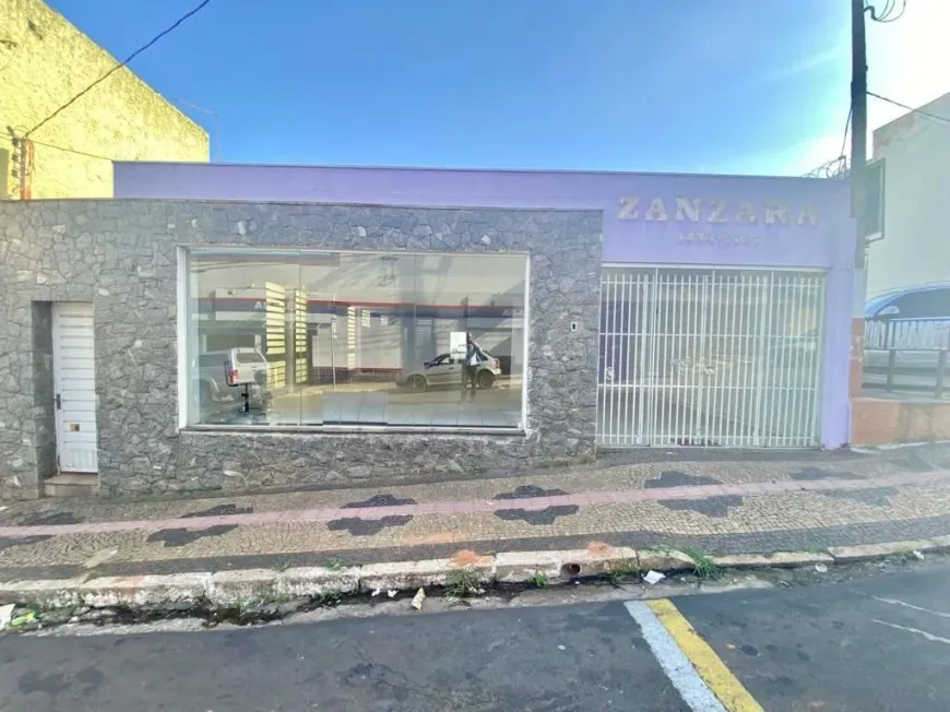 Foto do imóvel - Ponto comercial/Loja/Box para alugar com 2 banheiros e 200 m² em