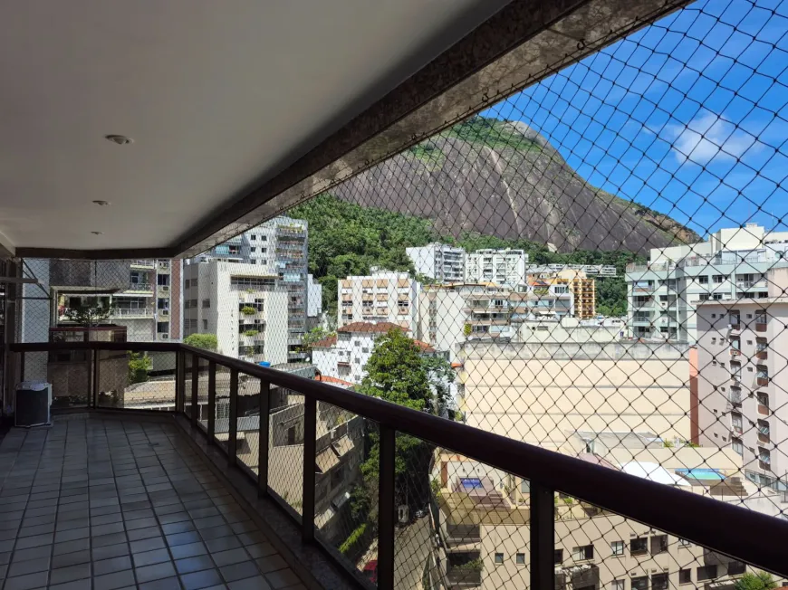 Foto do imóvel - Apartamento para alugar com 3 quartos, 1 suíte, 3 banheiros, 125 m², 2 vagas e varanda em.