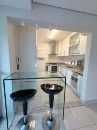 Apartamento para alugar com 70 m², 2 quartos, 3 banheiros, 2 vagas - Foto 3