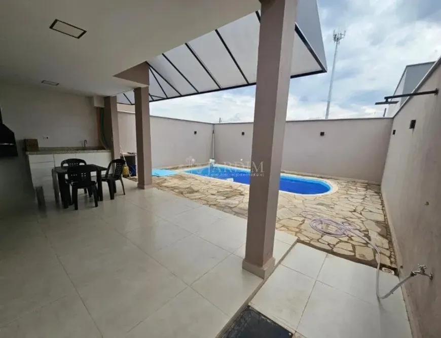 Foto do imóvel - Casa à venda com 3 quartos, 1 suíte, 155 m², 2 banheiros e 2 a 3 vagas na garagem em