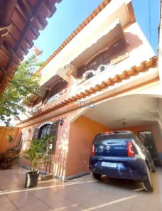 Casa com 3 Quartos à venda, 200m² no Sol e Mar, Macaé