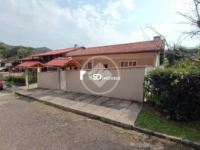 Casa de Condomínio com 3 Quartos à venda, 157m² no Carlos Guinle, Teresópolis