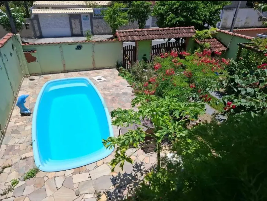 Foto do imóvel - Casa à venda com 3 quartos, 2 suítes, 360 m², 2 banheiros e 2 vagas na garagem em