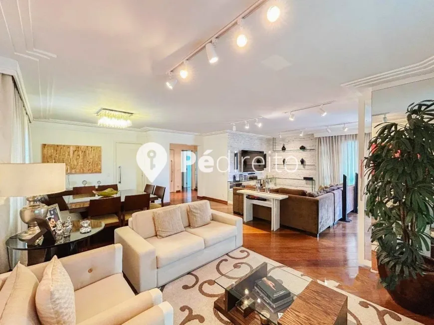 Foto do imóvel - Apartamento à venda com 3 quartos, 3 suítes, de 224 a 240 m², 3 a 5 banheiros e 4 vagas na.
