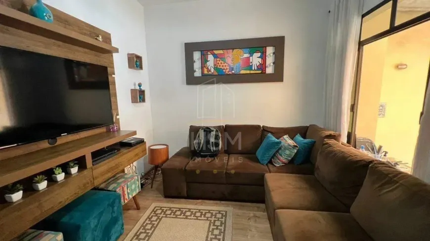 Foto do imóvel - Sobrado para alugar com 2 quartos, 2 banheiros, 3 vagas e quintal em