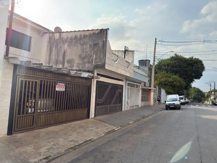 Foto do imóvel - Sobrado à venda com 4 quartos, 1 suíte, 180 m², 3 banheiros e 2 vagas na garagem em