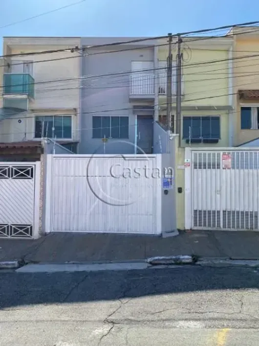 Foto do imóvel - Sobrado à venda com 3 quartos, 1 suíte, 4 banheiros, 2 vagas na garagem e balcão aceita animais.