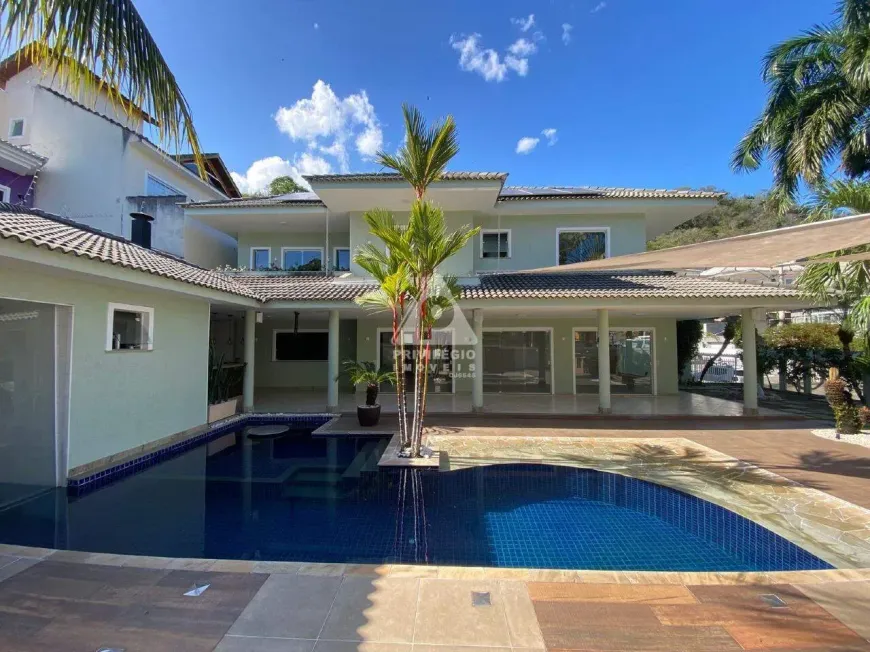Foto do imóvel - Casa de condomínio à venda com 2 quartos, 1 suíte, 480 m², 3 banheiros e 4 vagas na garagem em