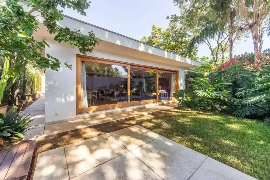 Foto do imóvel - Casa para alugar com 380 m², 3 quartos, 6 banheiros, 3 vagas