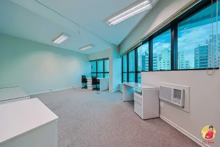 Conjunto Comercial / Sala com 5 Quartos à venda, 103m² no Centro, Curitiba